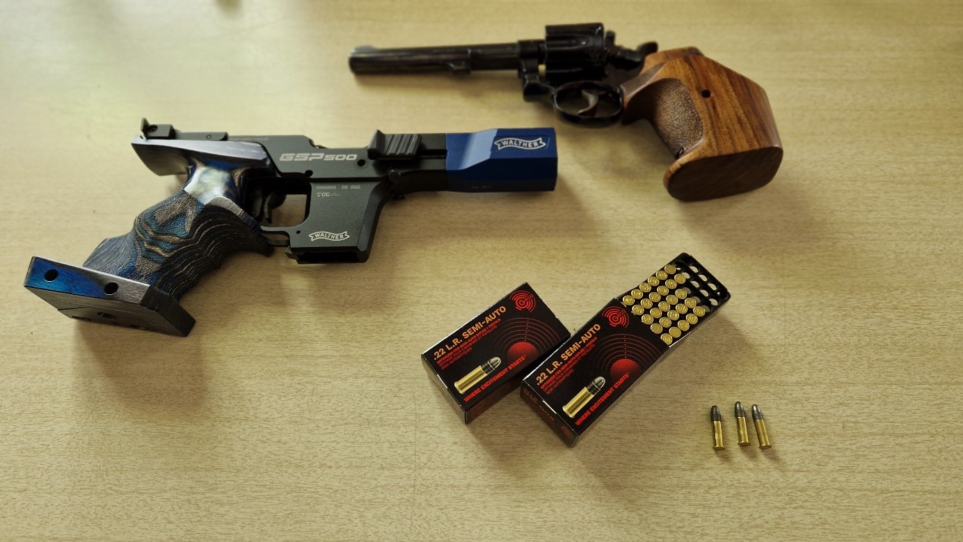 Kleinkaliber Pistole und Revolver (Kaliber .22lfB) sowie zugehörige Munition Kleinkaliber Pistole und Revolver (Kaliber .22lfB) sowie zugehörige Munition